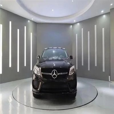 Máy quay thang máy xe hơi và màn hình xe kiểu dáng trong các phòng triển lãm và phòng trưng bày